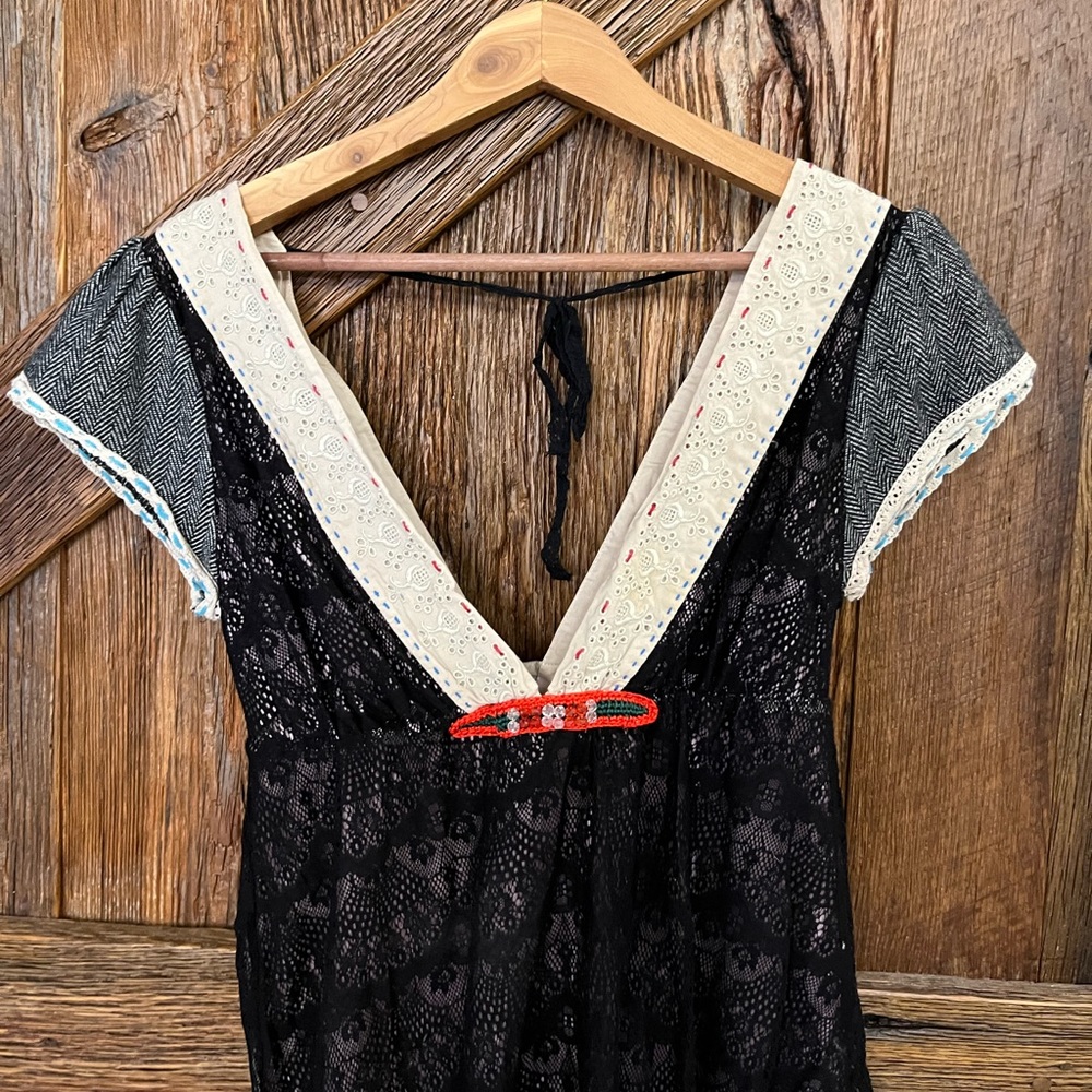 Free people gorgeous long top or mini dress embroidered soft lace lined size 8